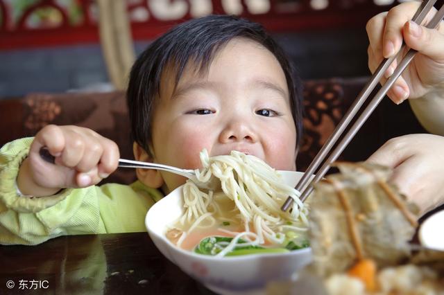 七个月可以吃面条吗宝宝七个月可以吃面条吗？关于辅食添加的注意事项